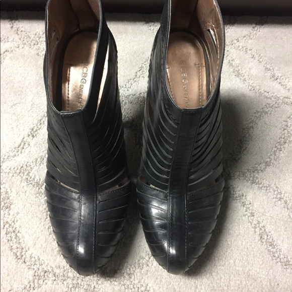 BCBG BOOTIES - Picture 1 of 5